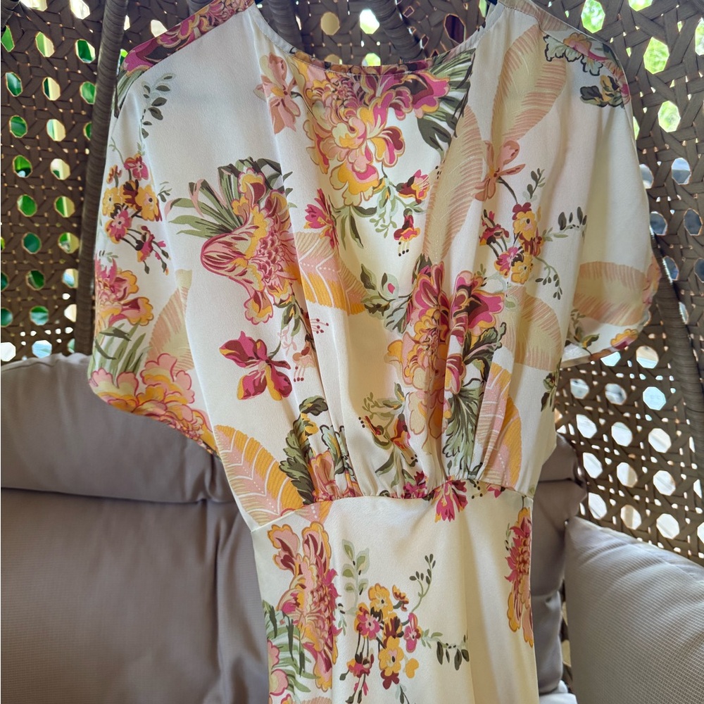 Floral Print Dress Maxi with Short Sleeves- like new, worn once